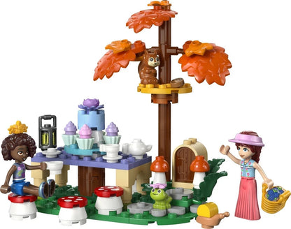 LEGO Friends 42690 Tea Party nella Foresta, Gioco di Ruolo con 2 Mini Bamboline