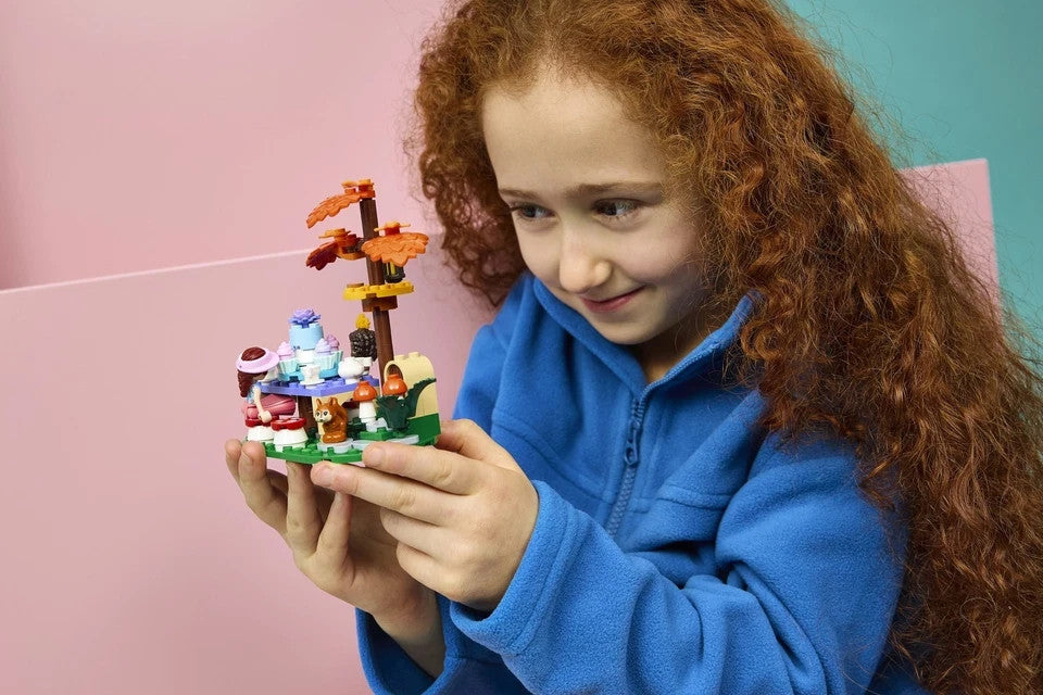 LEGO Friends 42690 Tea Party nella Foresta, Gioco di Ruolo con 2 Mini Bamboline
