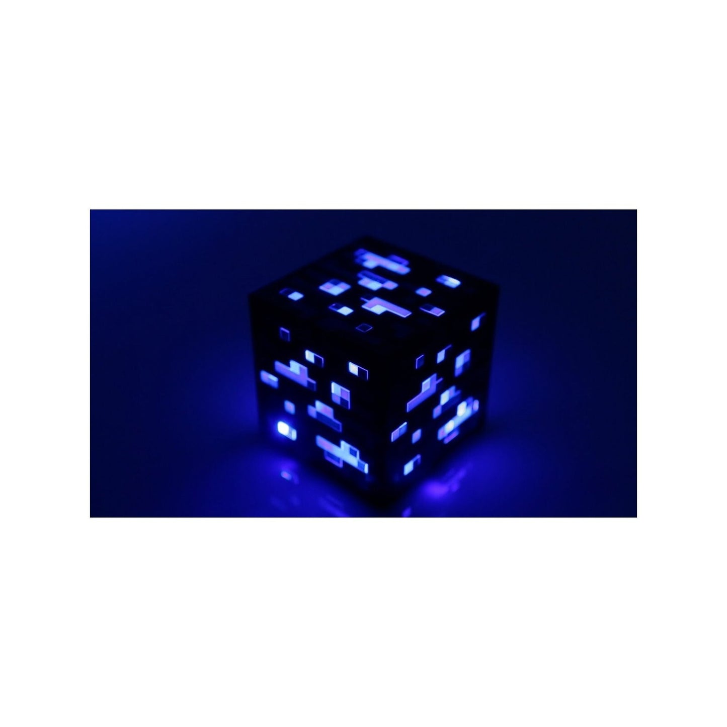 Minecraft Replica Illuminating Diamond Ore Cube 10 Cm Noble Collection