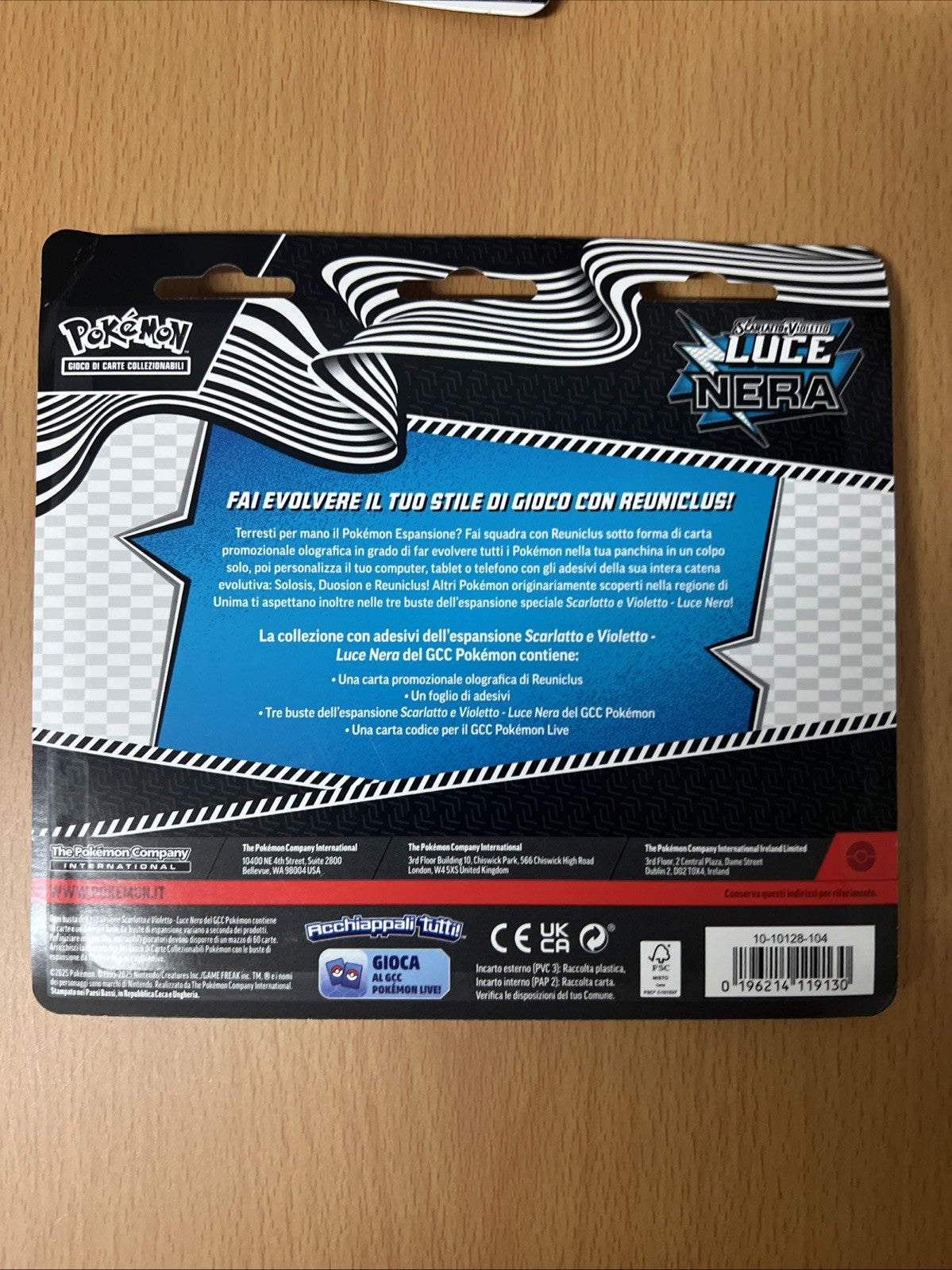 POKEMON  LUCE NERA COLLEZIONE CON ADESIVO - ITALIANO -