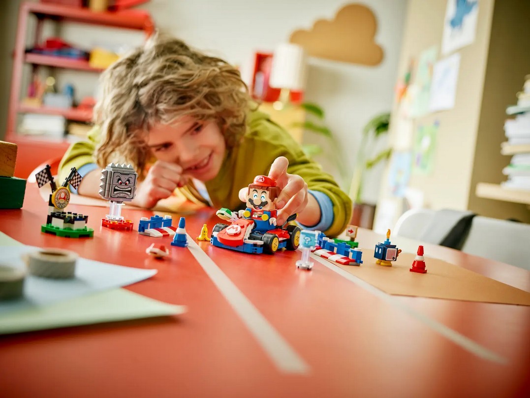 Lego Super Mario 72043 Mario Kart™ – LEGO® Mario™ interattivo e Kart standard