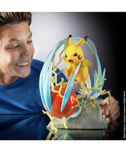 Pokemon Deluxe Statua Con Funzione Luce Pikachu Ca. 33 CM 25th Nuovo